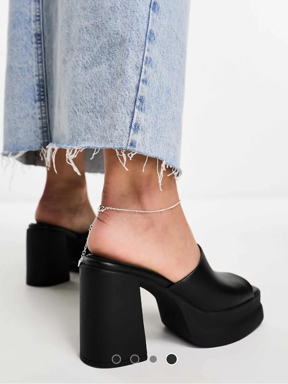 NWOT wide fit chunky platform high heel black mules-size 7